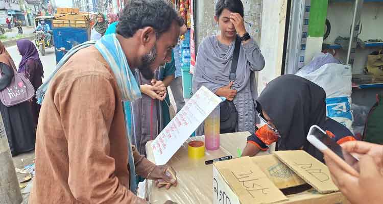 বন্যার্তদের জন্য লেখক-শিল্পীদের সংগ্রহ ১০ লাখের বেশি