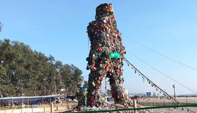 কক্সবাজারে প্লাস্টিকের রোবট!