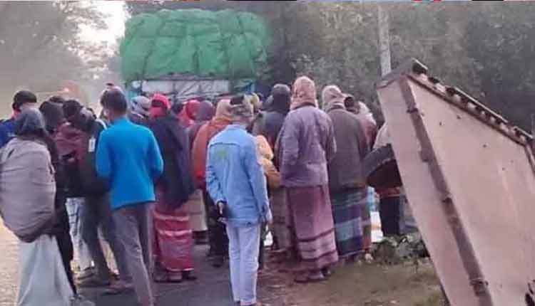 সাঁথিয়ায় সড়ক দুর্ঘটনায় ৩ শ্রমিক নিহত