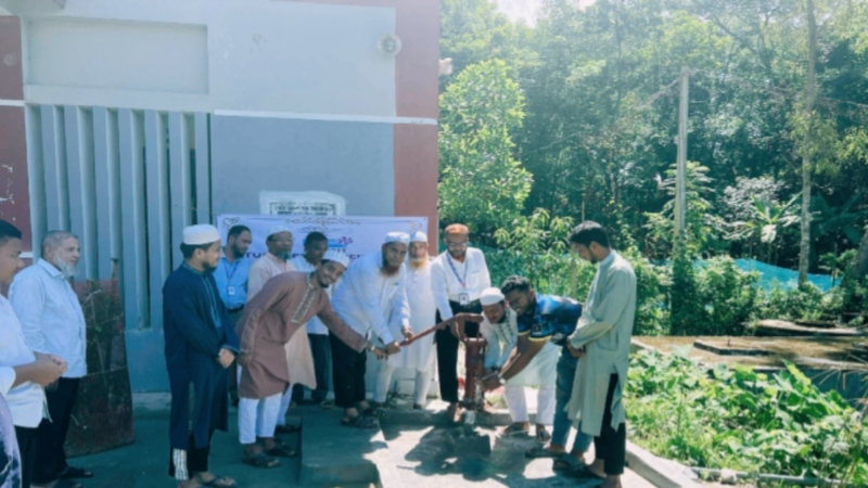 আন-নূর ইসলামি পাঠাগার ও সমাজকল্যাণ পরিষদের টামটা আদর্শ উচ্চ বিদ্যালয়ে টিউবওয়েল স্থাপন