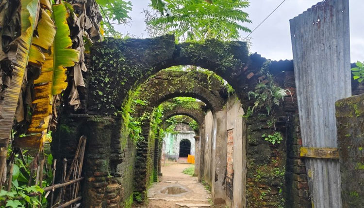 বিলুপ্তির পথে জমিদার রামমোহন গুপ্তের বাড়ি