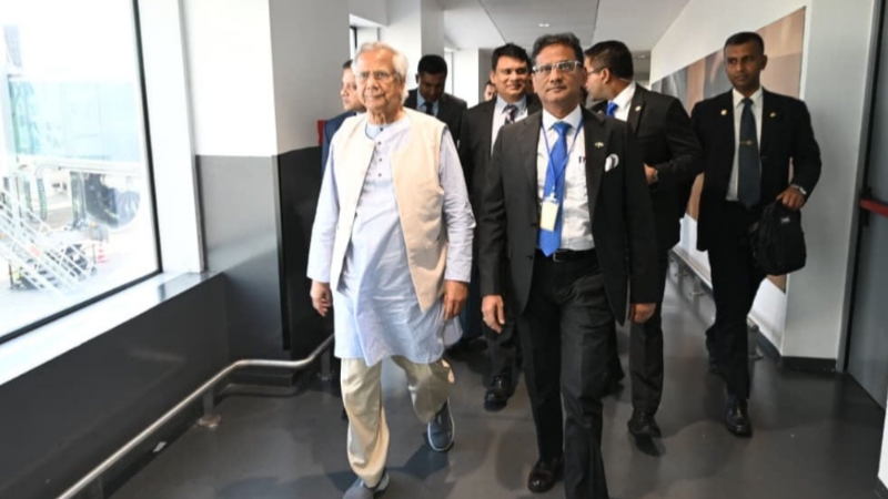 ইতালির রোমে পৌঁছেছেন প্রধান উপদেষ্টা