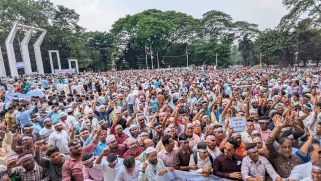 ৫% বাড়িভাড়া ভাতা বৃদ্ধি প্রত্যাখ্যান, আন্দোলন চালিয়ে যাবেন শিক্ষকরা
