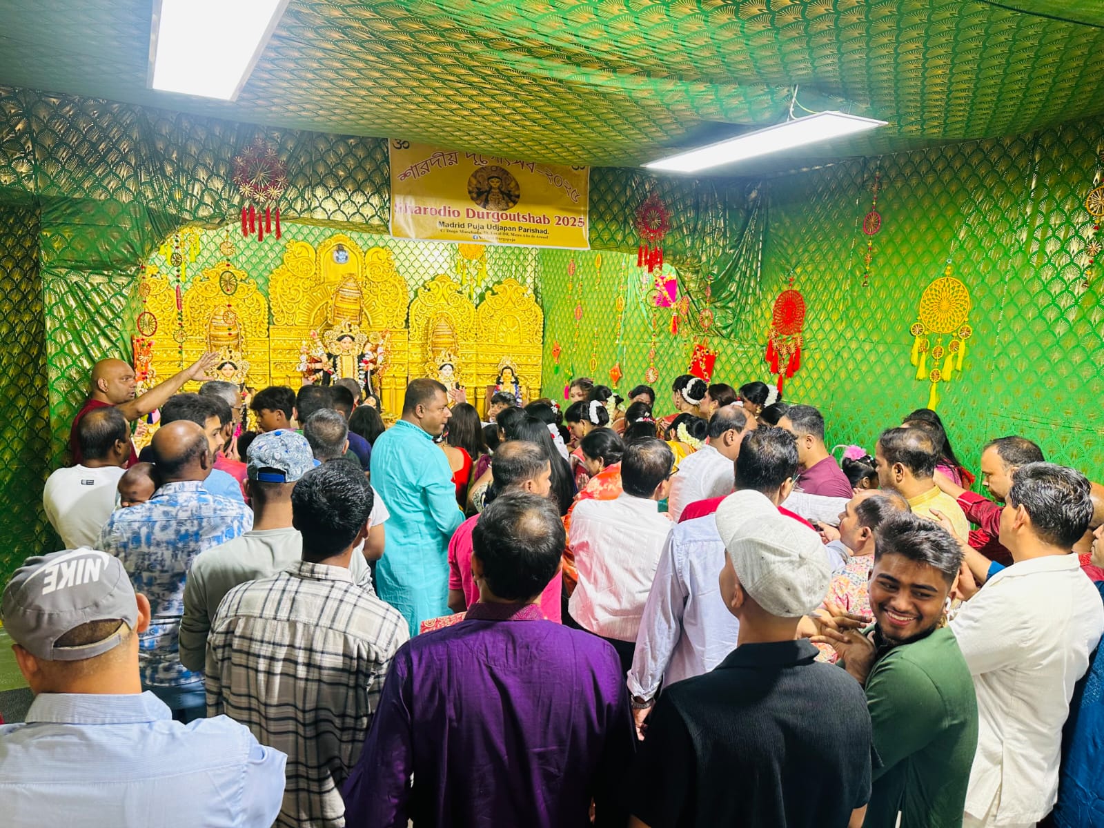 স্পেনে উৎসবমুখর পরিবেশে দুর্গাপূজা উদযাপন