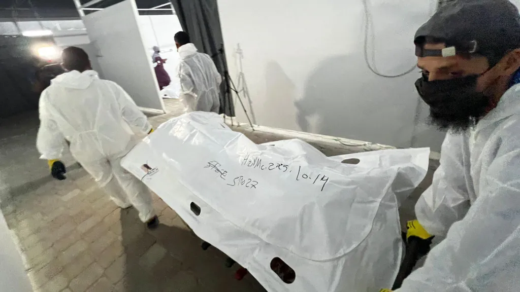 অচেনা লাশে ভরে গেছে গাজার হাসপাতাল, ডিএনএ পরীক্ষার সুযোগও নেই
