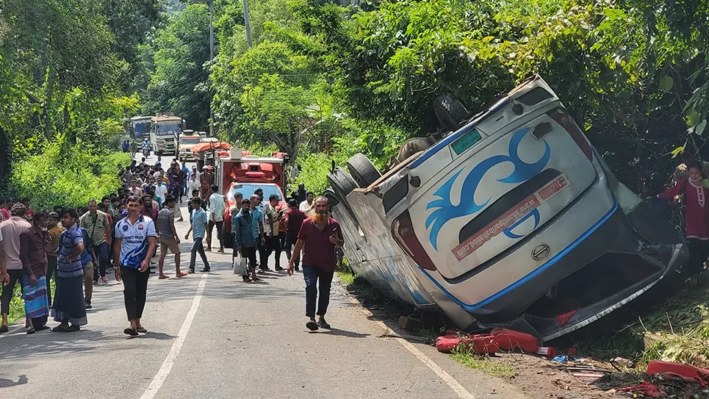 চাকা ফেটে বাস উল্টে ২ জন নিহত