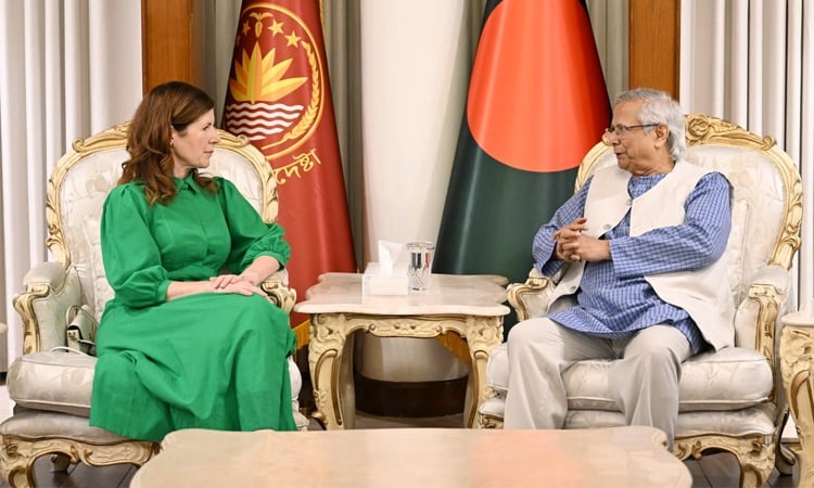 আওয়ামী লীগ নির্বাচনে অংশ নিতে পারবে না: প্রধান উপদেষ্টা