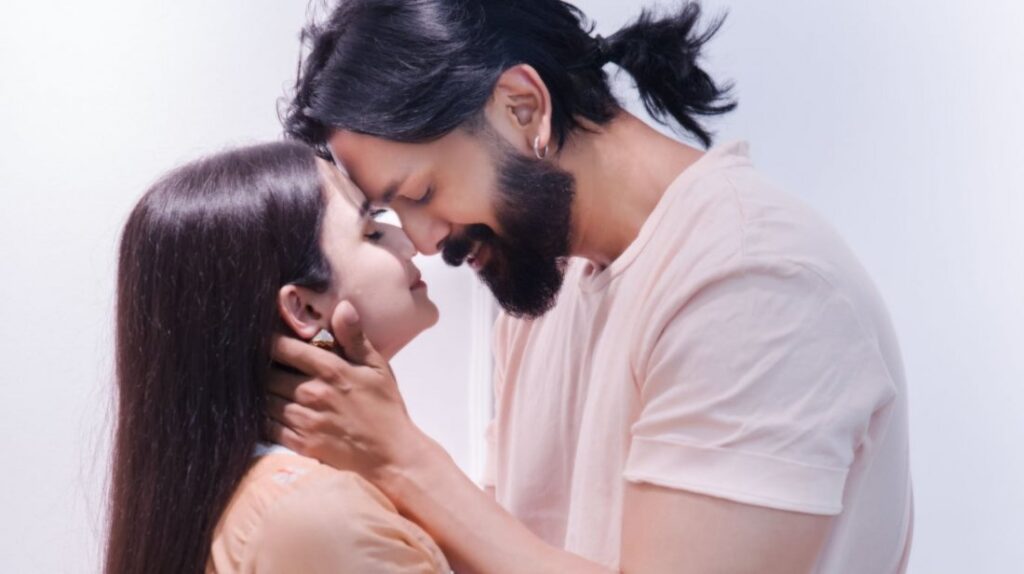 আরিফিন শুভ-ঐশী’র ঘনিষ্ঠ ছবি: প্রেমের গুঞ্জন কি তাহলে সত্যি হলো!
