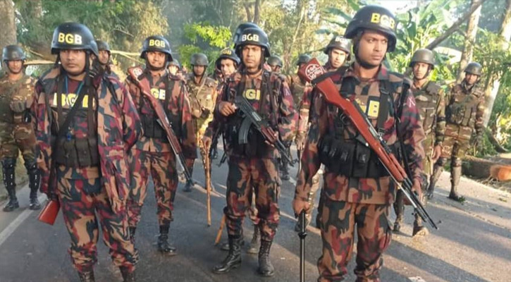 ঢাকাসহ চার জেলার আইনশৃঙ্খলা পরিস্থিতি স্বাভাবিক রাখতে মাঠে নেমেছে বিজিবি