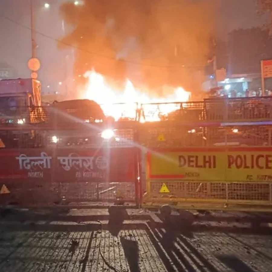 দিল্লিতে ভয়াবহ গাড়ি বিস্ফোরণে নিহত ৮: রেড অ্যালার্ট জারি