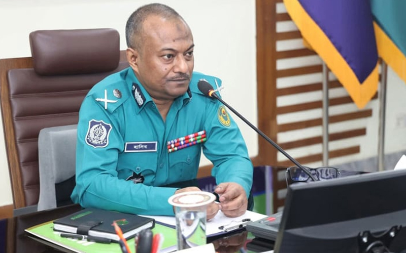 অস্ত্রধারী সন্ত্রাসীদের ‘দেখামাত্র ফায়ার’ নির্দেশ দিয়েছেন সিএমপি কমিশনার