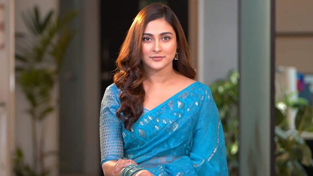 অভিনেত্রী মেহজাবীনের বিরুদ্ধে গ্রেপ্তারি পরোয়ানা