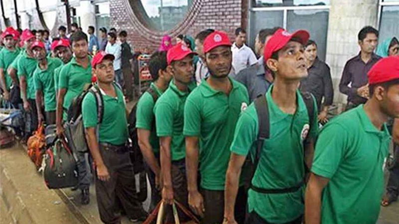 ১১ মাসে বিদেশে গেছেন ১০ লাখের বেশি বাংলাদেশি কর্মী