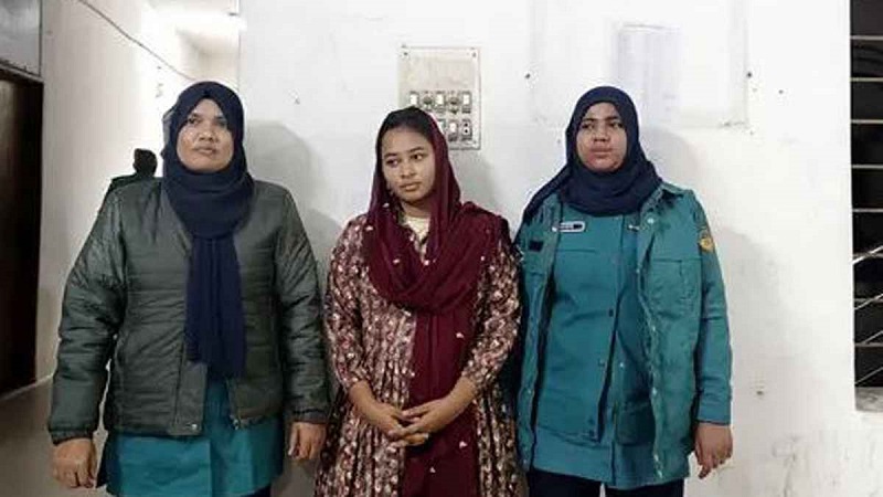 মধ্যরাতে গ্রেফতার আলোচিত ‘জুলাই যোদ্ধা’ তাহরিমা