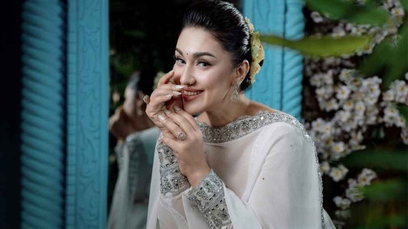 সুখবর দিলেন অপু বিশ্বাস