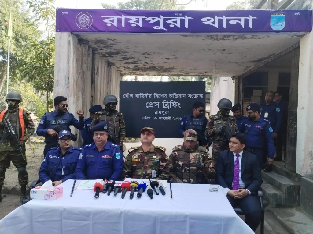 রায়পুরায় যৌথ বাহিনীর কম্বিং অভিযানে দুই শীর্ষ সন্ত্রাসী গ্রেপ্তার, উদ্ধার বিপুল অস্ত্র ও গোলাবারুদ