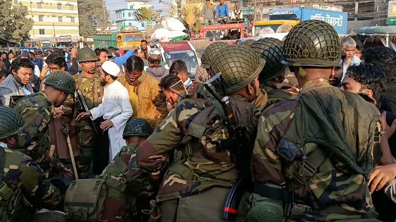 পঞ্চগড়ে হাদি হত্যার বিচারের দাবিতে ডাকা কর্মসূচিতে লাঠিচার্জ, আহত ২০