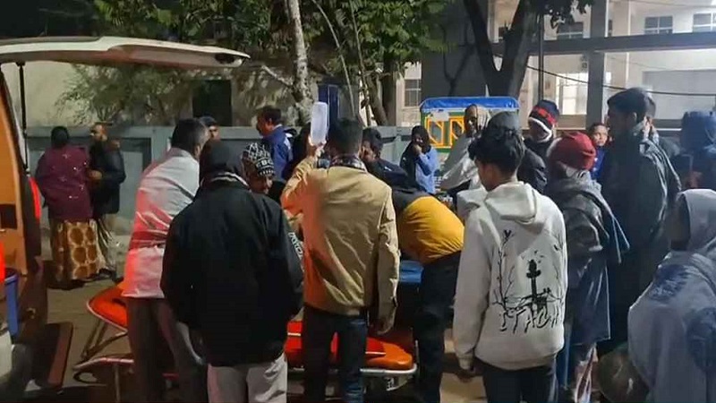 শরীয়তপুরে ব্যবসায়ীকে কোপানোর পর শরীরে পেট্রোল ঢেলে আগুন