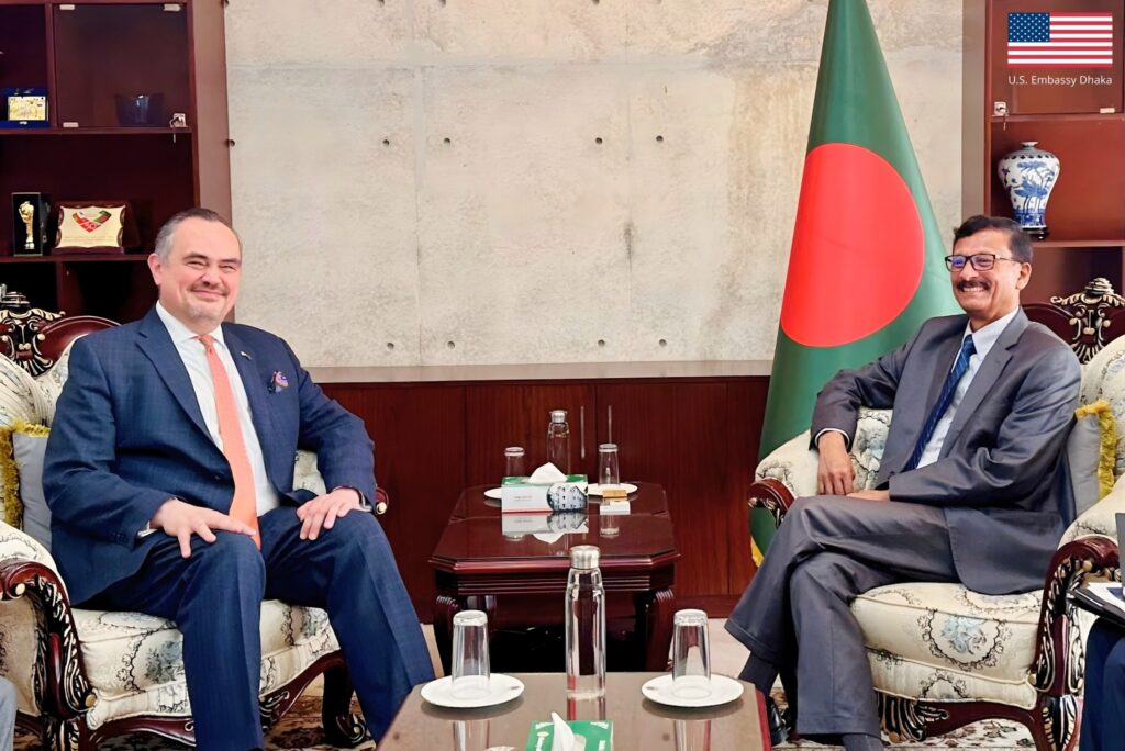 পররাষ্ট্র উপদেষ্টা মো. তৌহিদ হোসেনের সঙ্গে বৈঠক ফলপ্রসূ  -যুক্তরাষ্ট্রের রাষ্ট্রদূত