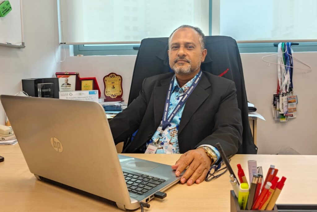 <span>বিশ্বের শীর্ষ ২ শতাংশ গবেষকের কাতারে বাংলাদেশি বিজ্ঞানী / </span>অধ্যাপক ড. মাঈন উদ্দিন খন্দকারের স্বপ্ন, সংগ্রাম ও ভবিষ্যৎ ভাবনা