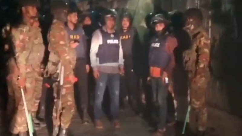 মধ্যরাতে দফায় দফায় সংঘর্ষে রণক্ষেত্র মাদারীপুর