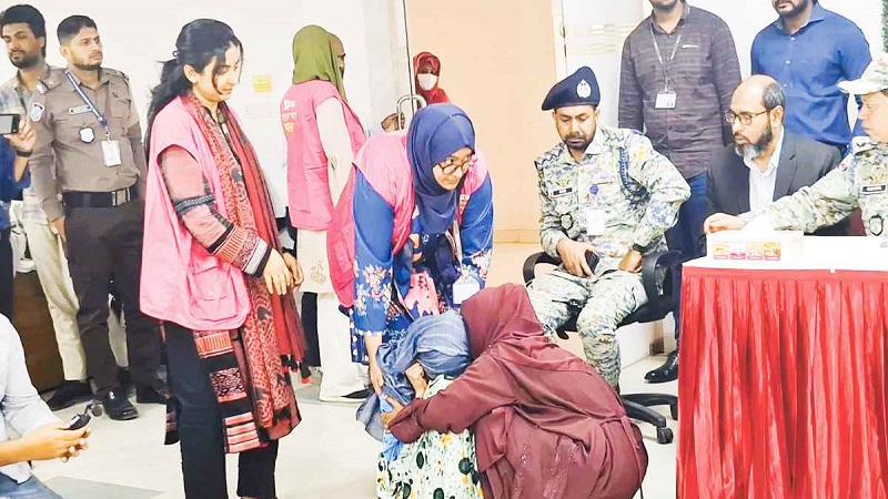 সৌদি থেকে এক নারী ফিরলেন অন্তঃসত্ত্বা হয়ে, অন্যজন মানসিক ভারসাম্যহীন