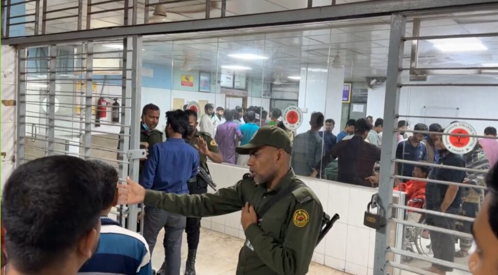 মধ্যরাতে ঢাকা পলিটেকনিক ক্যাম্পাসে, ছাত্রদল-ছাত্রশিবির মধ্যে সং’ঘর্ষ