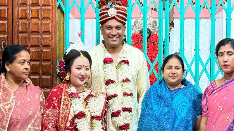 প্রেমের টানে ফেনীতে ফিলিপাইনের তরুণী