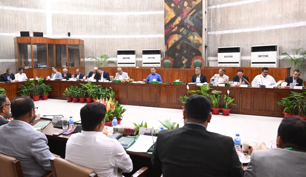 <span>জ্বালানি সংকট নিয়ে মন্ত্রিপরিষদের সভার সিদ্ধান্ত / </span>অফিস চলবে নয়টা-চারটা, বিপনীকেন্দ্র বন্ধ হবে সন্ধ্যা ছয়টায়