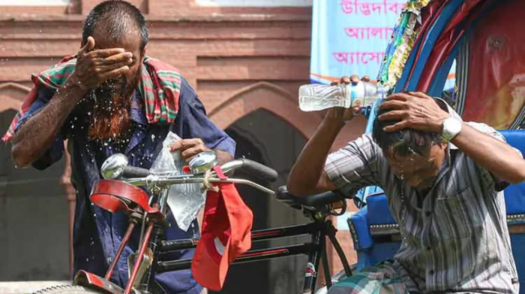 <span>তীব্র তাপপ্রবাহ / </span>পুড়ছে দেশের ২৪ জেলা, চার দিন স্থায়ী হওয়ার আশঙ্কা