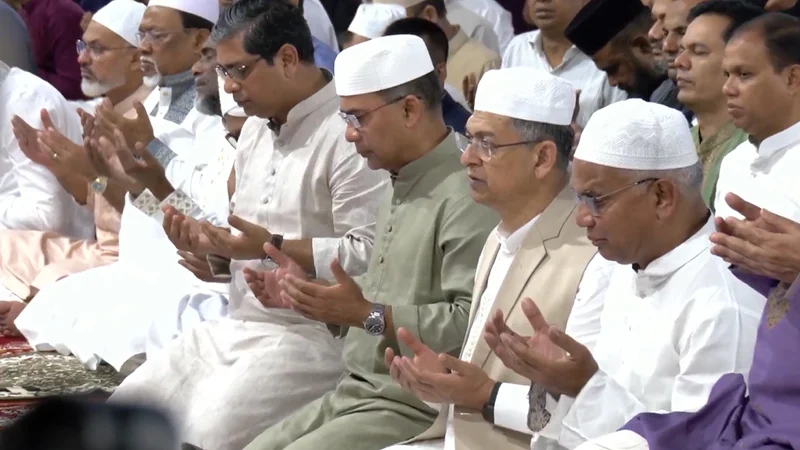 জাতীয় ঈদগাহে ঈদুল আজহার প্রধান জামাত অনুষ্ঠিত, অংশ নিলেন রাষ্ট্রপতি ও প্রধানমন্ত্রী