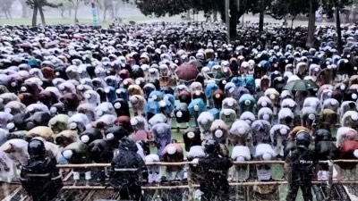 বৃষ্টি উপেক্ষা করে শোলাকিয়ায় ১৯৯তম ঈদুল আজহার জামাত অনুষ্ঠিত