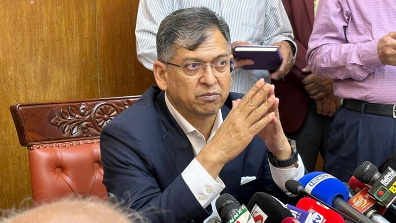 পুলিশের পোশাকে আগের জামা বহাল, প্যান্টের রং হবে খাকি: স্বরাষ্ট্রমন্ত্রী