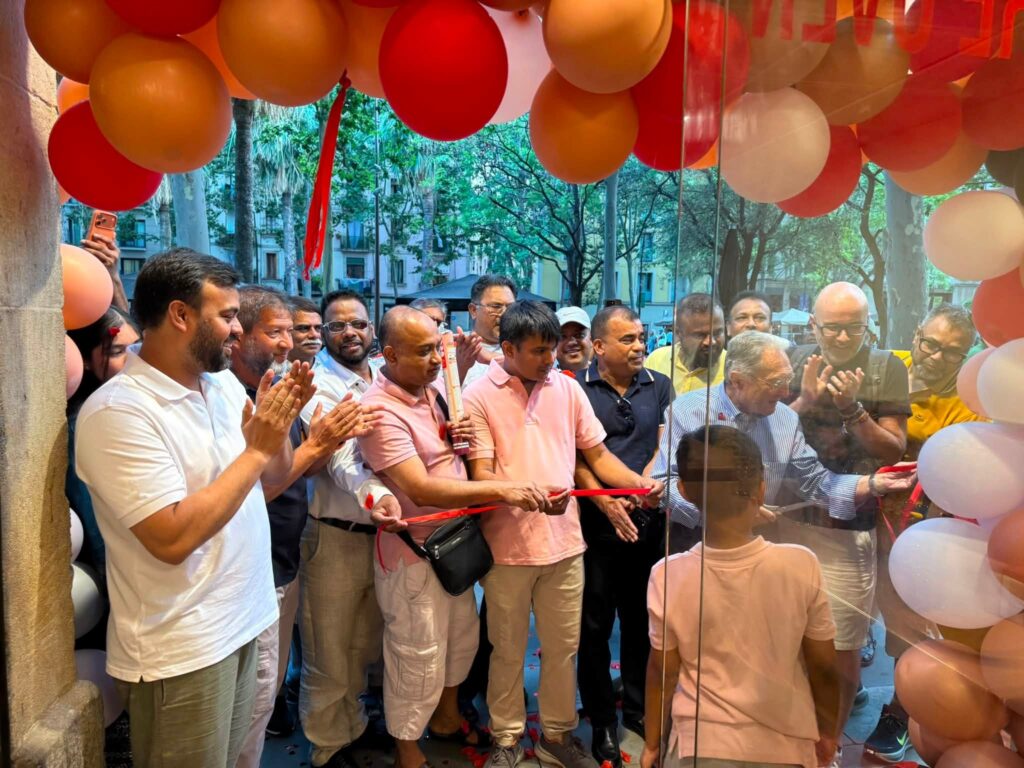 বার্সেলোনায় ‘রয়েল নাওয়াব’ বাংলাদেশি রেস্তোরাঁর উদ্বোধন