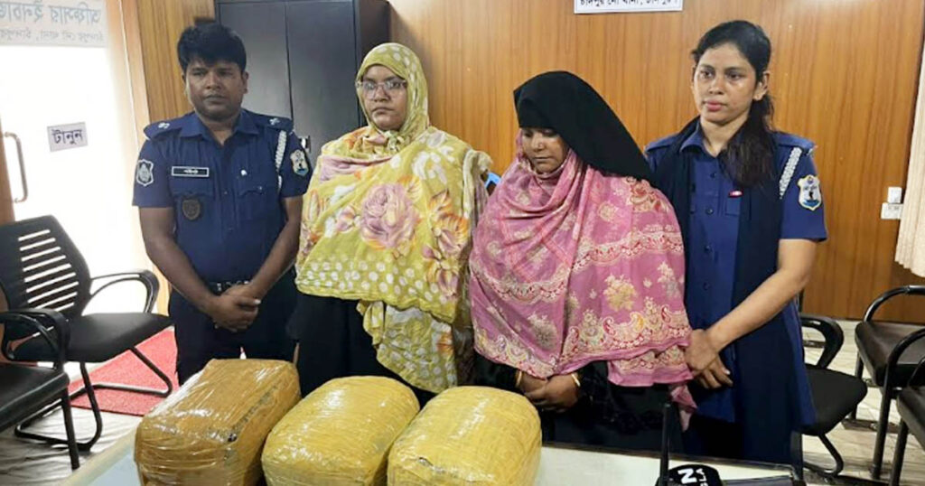 চাঁদপুর লঞ্চঘাটে ৯ কেজি গাঁজাসহ দুই নারী গ্রেপ্তার