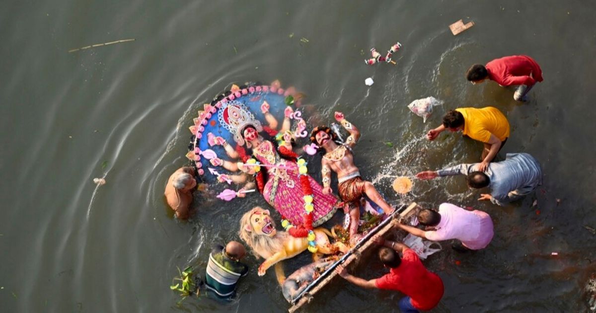 রাজধানীর ৩৩ স্থানে প্রতিমা বিসর্জন, নিরাপত্তায় ১৬ হাজার পুলিশ